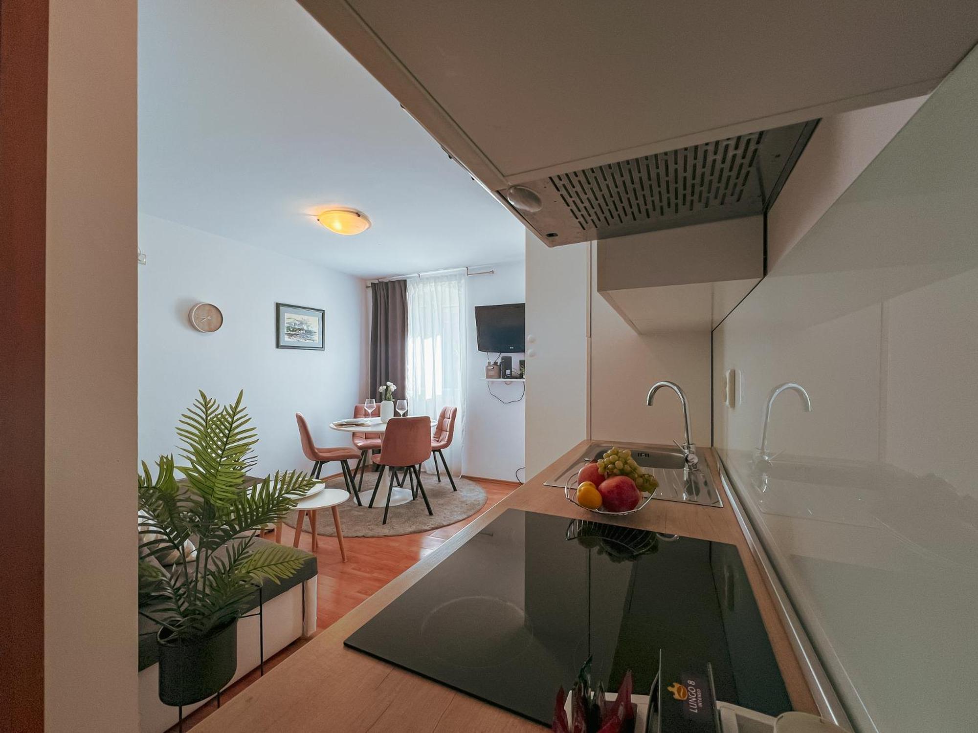 Ag Residence, Old * Split